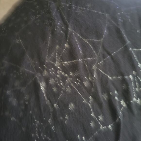 Torrid Women's Top Black Size 2 Starfield on Front Great for Sleep or wear out - Picture 6 of 7